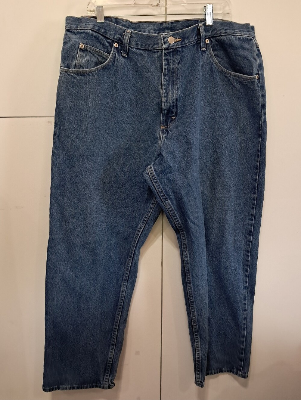 Men's Classic Wrangler Blue Jeans 40x30